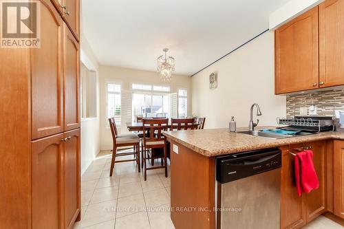 94 Creekland Avenue, Whitchurch-Stouffville (Stouffville), ON - Indoor Photo Showing Kitchen With Double Sink