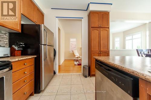 94 Creekland Avenue, Whitchurch-Stouffville (Stouffville), ON - Indoor Photo Showing Kitchen