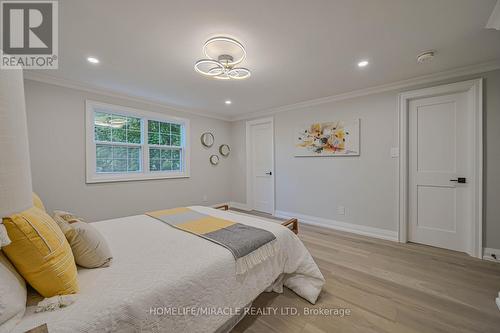 2054 Kawartha Crescent, Mississauga (Sheridan), ON - Indoor Photo Showing Bedroom