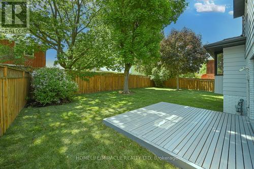 2054 Kawartha Crescent, Mississauga (Sheridan), ON - Outdoor