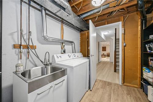 2301 Cavendish Drive|Unit #118, Burlington, ON - Indoor Photo Showing Laundry Room