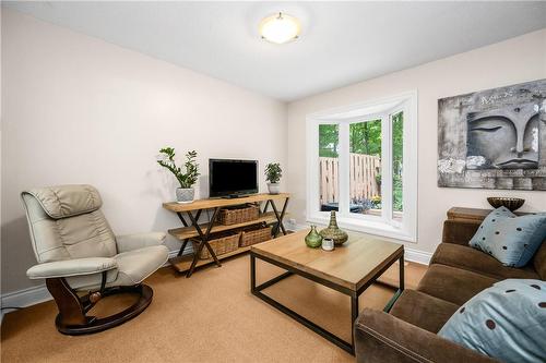 2301 Cavendish Drive|Unit #118, Burlington, ON - Indoor Photo Showing Living Room