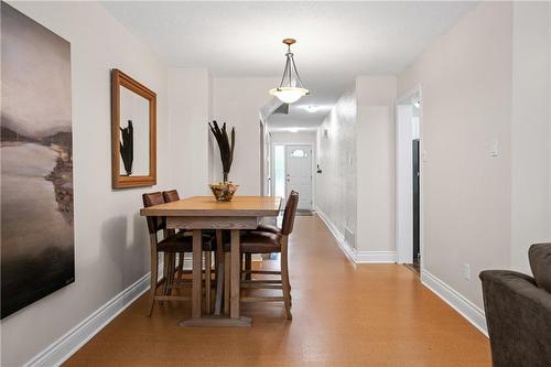 2301 Cavendish Drive|Unit #118, Burlington, ON - Indoor Photo Showing Dining Room