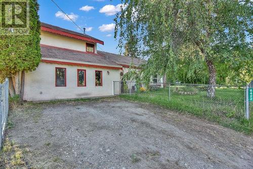 6422 Mack Road, Peachland, BC - Outdoor