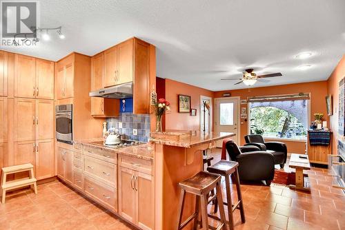 6422 Mack Road, Peachland, BC - Indoor Photo Showing Kitchen