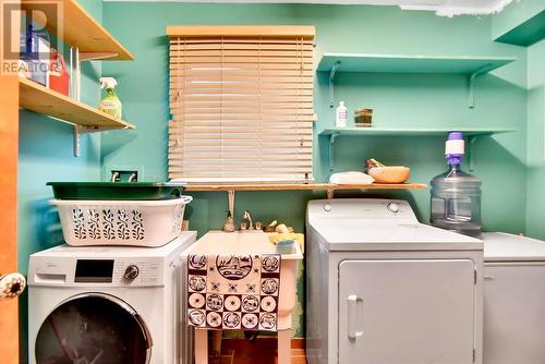 6422 Mack Road, Peachland, BC - Indoor Photo Showing Laundry Room