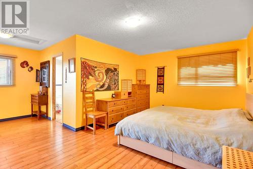 6422 Mack Road, Peachland, BC - Indoor Photo Showing Bedroom