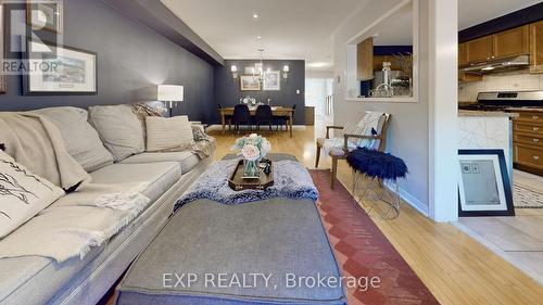 171 Cathedral Drive, Whitby (Rolling Acres), ON - Indoor Photo Showing Living Room