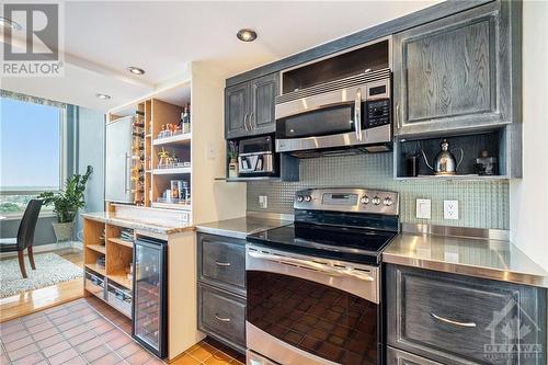 199 Kent Street Unit#Ph2407, Ottawa, ON - Indoor Photo Showing Kitchen