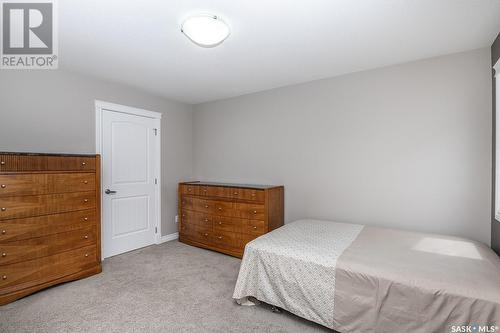 211 Beechdale Court, Saskatoon, SK - Indoor Photo Showing Bedroom