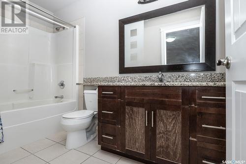 211 Beechdale Court, Saskatoon, SK - Indoor Photo Showing Bathroom