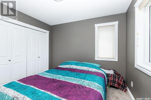 211 Beechdale Court, Saskatoon, SK - Indoor Photo Showing Bedroom