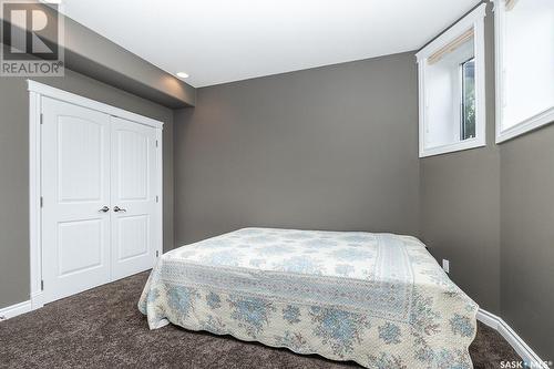 211 Beechdale Court, Saskatoon, SK - Indoor Photo Showing Bedroom