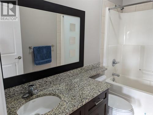 211 Beechdale Court, Saskatoon, SK - Indoor Photo Showing Bathroom