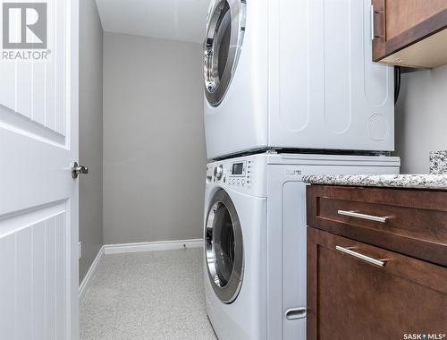 211 Beechdale Court, Saskatoon, SK - Indoor Photo Showing Laundry Room