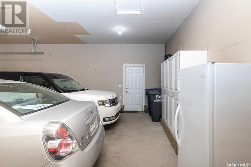 211 Beechdale Court, Saskatoon, SK - Indoor Photo Showing Garage