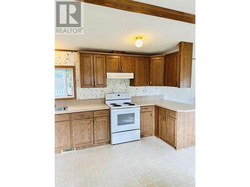 C52 7817 S 97 Highway, Prince George, BC - Indoor Photo Showing Kitchen