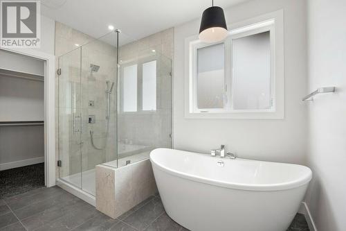 1154 Lone Pine Drive, Kelowna, BC - Indoor Photo Showing Bathroom