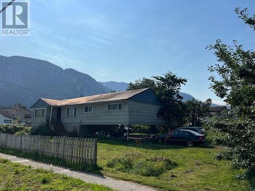 1246 Victoria Street, Squamish, BC - Outdoor