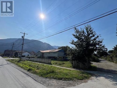 1246 Victoria Street, Squamish, BC - Outdoor