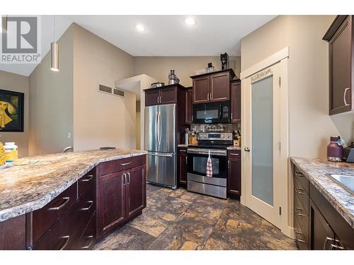 3094 Shetland Road, Kelowna, BC - Indoor Photo Showing Kitchen With Upgraded Kitchen