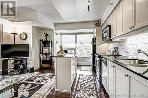 406 - 701 Sheppard Avenue, Toronto (Clanton Park), ON - Indoor Photo Showing Kitchen