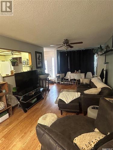 229 Aldridge Street, Bienfait, SK - Indoor Photo Showing Living Room