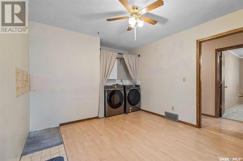 11 Bain Crescent, Saskatoon, SK - Indoor Photo Showing Laundry Room