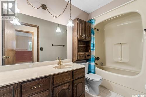 11 Bain Crescent, Saskatoon, SK - Indoor Photo Showing Bathroom