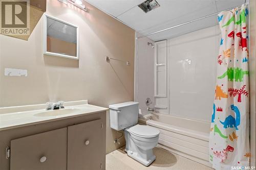 11 Bain Crescent, Saskatoon, SK - Indoor Photo Showing Bathroom