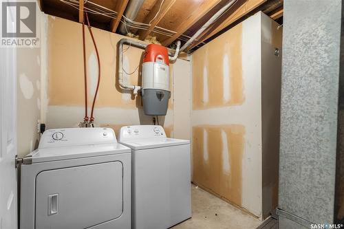 11 Bain Crescent, Saskatoon, SK - Indoor Photo Showing Laundry Room