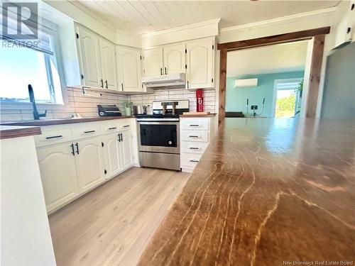 28 Des Chasseurs Street, Le Goulet, NB - Indoor Photo Showing Kitchen