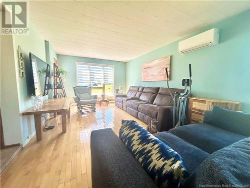 28 Des Chasseurs Street, Le Goulet, NB - Indoor Photo Showing Living Room