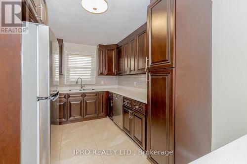 211 Leaside Drive, Welland, ON - Indoor Photo Showing Kitchen With Double Sink