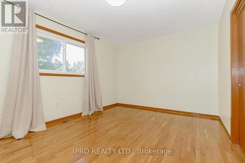 211 Leaside Drive, Welland, ON - Indoor Photo Showing Other Room