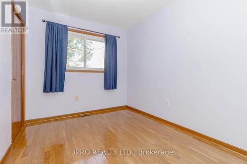 211 Leaside Drive, Welland, ON - Indoor Photo Showing Other Room