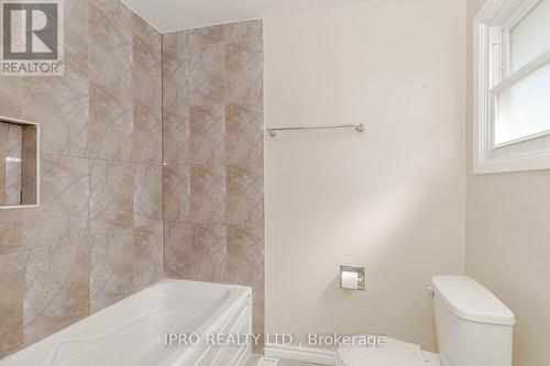 211 Leaside Drive, Welland, ON - Indoor Photo Showing Bathroom