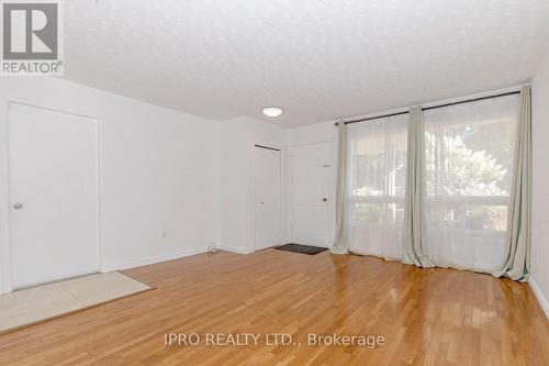 211 Leaside Drive, Welland, ON - Indoor Photo Showing Other Room