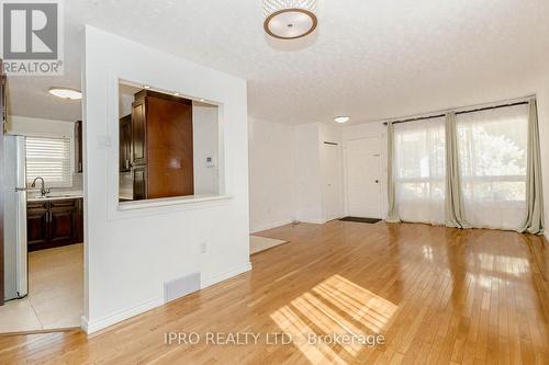 211 Leaside Drive, Welland, ON - Indoor Photo Showing Other Room