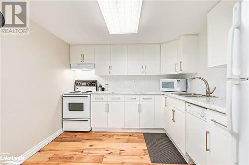 356 Peel Street, Collingwood, ON - Indoor Photo Showing Kitchen