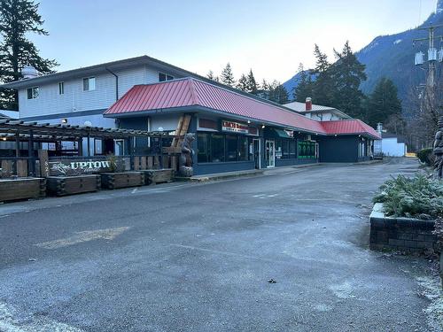 1-5, A,D,E 821 Sixth Avenue, Hope, BC - Outdoor