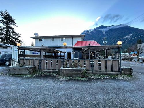 1-5, A,D,E 821 Sixth Avenue, Hope, BC - Outdoor