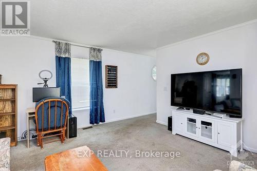 65 - 7481 Mitch Owens Road, Ottawa, ON - Indoor Photo Showing Living Room