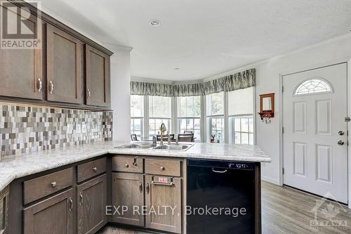 65 - 7481 Mitch Owens Road, Ottawa, ON - Indoor Photo Showing Kitchen