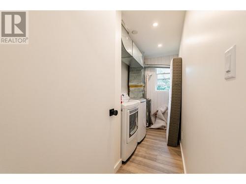 605 Seventh  Street, Nelson, BC - Indoor Photo Showing Laundry Room