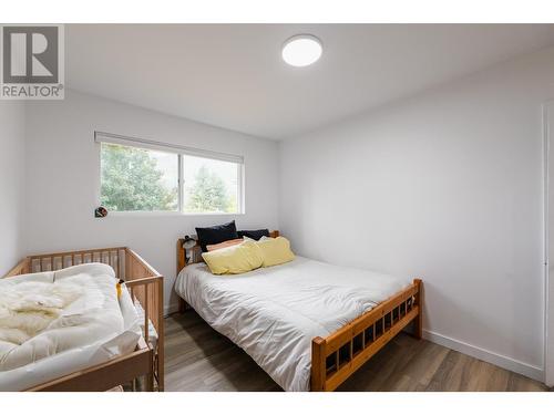 605 Seventh  Street, Nelson, BC - Indoor Photo Showing Bedroom