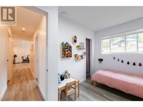 605 Seventh  Street, Nelson, BC - Indoor Photo Showing Bedroom