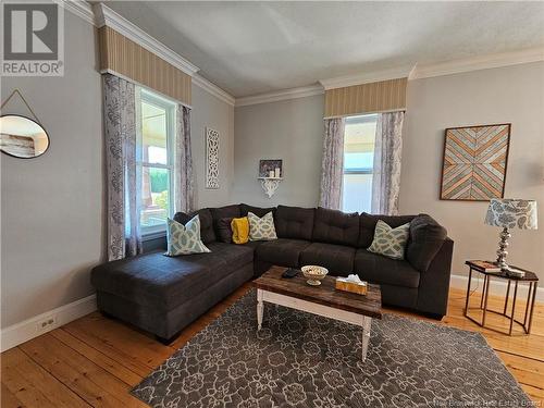 176 Chapel Street, Grand-Sault/Grand Falls, NB - Indoor Photo Showing Living Room