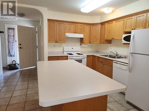 9307 62Nd Avenue Unit# 113, Osoyoos, BC - Indoor Photo Showing Kitchen With Double Sink