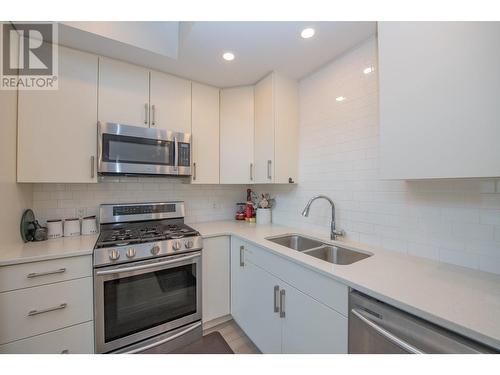 6600 Okanagan Avenue Unit# 15, Vernon, BC - Indoor Photo Showing Kitchen With Double Sink